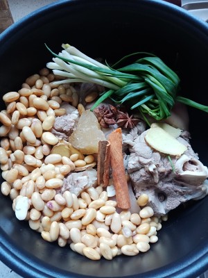 Small rare hemp hemp -- the practice measure of soya bean of cook over a slow fire of big bone of pig of electric meal Bao 4