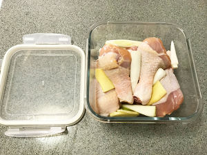 [chicken of Xiang Yu the Conqueror] the practice measure that hand of cold and dressed with sause rips chicken 2