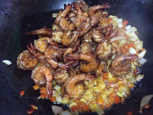 ローストのトウガラシの灰と塩で作った調味料のエビ（サクサクした破片が届きます）練習対策14 