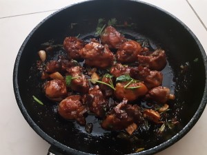 お料理 ご飯は、鶏肉をフライする練習法を生み出します10 