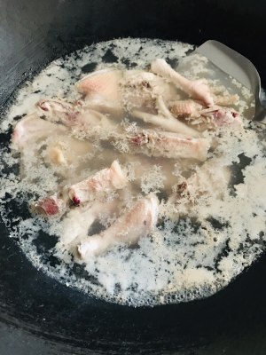 The practice measure of chicken of beautiful Bao of Chinese chestnut Chinese caterpillar fungus 4
