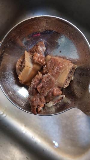 「チョップ豚腎臓のトチュウの樹皮のスープ（強い腰椎充填腎臓）実践測定3」
