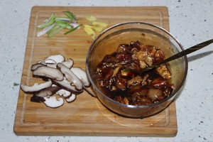 The practice measure of chicken of polished glutinous rice of lotus leaf Chinese chestnut 5