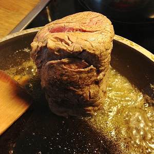 Beef Wellington Hui Ling pauses the practice measure of beef 2