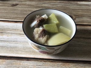 The practice measure of soup of bovine bone green turnip 8