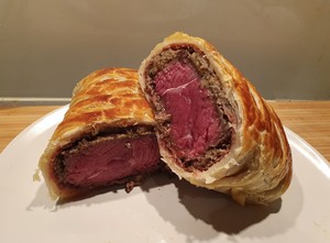 Hui Ling pauses the practice measure of beefsteak 16