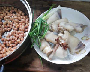 The practice measure of foot of sheep of a condiment made of roast prickly ash and salt 2