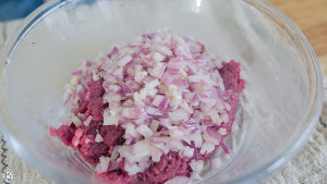 The practice measure of onion beef cake 6