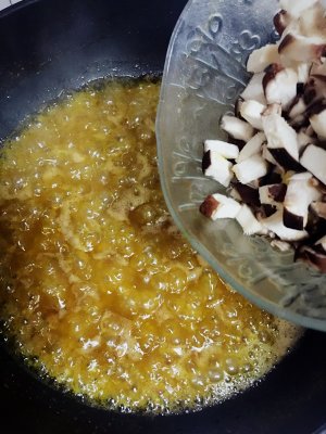 The practice measure of sauce of Xianggu mushroom beef 5
