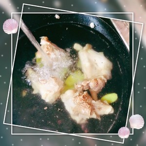 Is filling kidney strong is bone big? Soup ^-^ (ovine bone + cervine muscle + yam + the root of straight ladybell + red jujube + medlar) practice measure 8