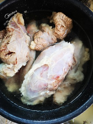 The practice measure of the sauce beef on the tip of the tongue 3