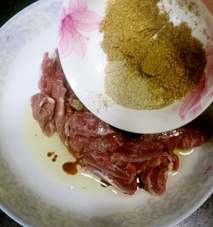 Zi like that the practice measure that green Chinese onion fries beef 2
