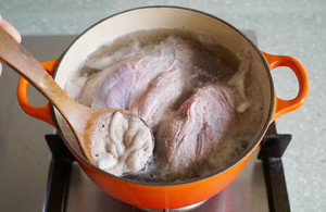 The practice measure of the sauce beef with bovine towering gas 3