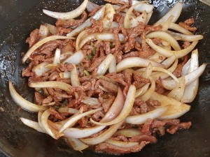 Exceed go with rice - the practice measure of silk of beef of onion green pepper 6