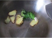 The practice measure of miscellaneous soup of sheep of crucian carp fish 6