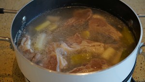Lamb of boiled in clear soup is discharged (very simple and crude prairie handgrip flesh stews a law, self-regulated doing is wet dip in makings, ovine soup milky white, quantity of heat is low) practice measure 5