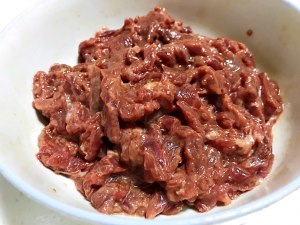 The practice measure of the small shredded meat that fry an ox 4
