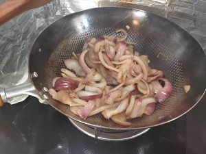 The practice measure of rice served with meat and vegetables on top of beef of bright family name 10