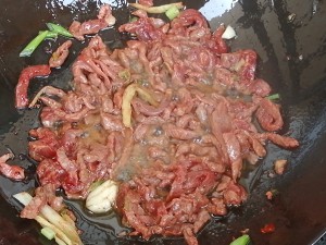 Exceed go with rice - the practice measure of silk of beef of onion green pepper 5