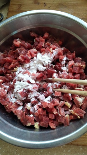 The practice measure of sauce of Xianggu mushroom beef 6