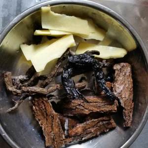 The practice measure that saline cistanche of Ba Ji the bark of eucommia stews the waist outside the sheep 3