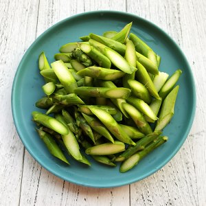 The practice measure that beef of black any of several hot spice plants fries asparagus 4