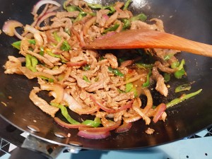 The practice measure that onion chili fries beef 5