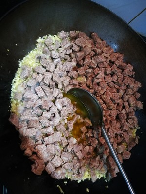 Zheng Laowu " sauce of sweet hot beef " practice measure 16