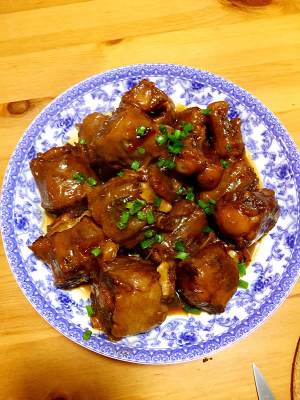 The practice measure of oxtail of braise in soy sauce 5
