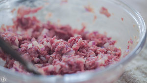The practice measure of onion beef cake 8