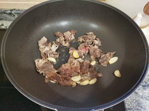 The practice measure of rice served with meat and vegetables on top of fat cattle of onion of hot pickled mustard tuber 3