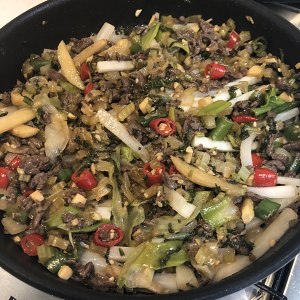 The practice measure of beef of celery of Guizhou dry boiler 10