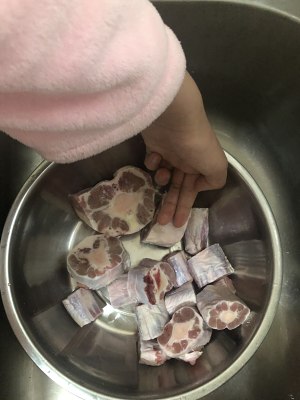 The practice measure of oxtail of braise in soy sauce 1