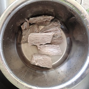 Baby complementary feed - the beef that filling iron enrichs the blood is loose (beef pink) the practice measure of 7M+ 6