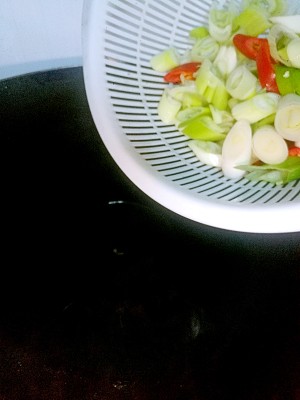 Zi like that the practice measure that green Chinese onion fries beef 3
