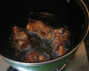 The practice measure of foot of sheep of a condiment made of roast prickly ash and salt 13