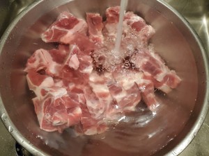 The practice measure of pink of Vietnam beef soup 2