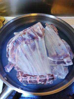 Mutton chop is baked sweet, the practice measure of the ovine soup pink that boil 1