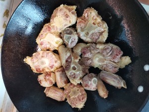 Wintry day is lukewarm fill, the practice measure of bone of yellow stew oxtail 3