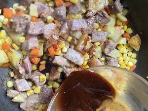 The practice measure of meal of beef of sauce of black any of several hot spice plants 4