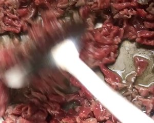 The practice measure that enters the mouth to change beef silk namely 3