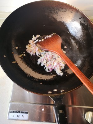 Sauce of black peppery beefsteak is black the practice measure of peppery sauce 3