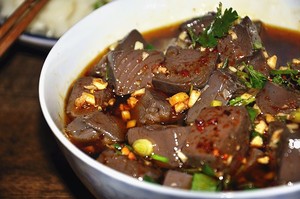 Local color is little feed [blood of sheep of hot pepper garlic] practice measure 10