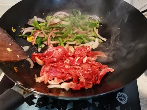 The practice measure that onion chili fries beef 4