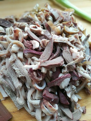 The practice measure of ovine chipped cooked entrails of sheep or oxen 2