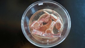 Lamb of boiled in clear soup is discharged (very simple and crude prairie handgrip flesh stews a law, self-regulated doing is wet dip in makings, ovine soup milky white, quantity of heat is low) practice measure 2
