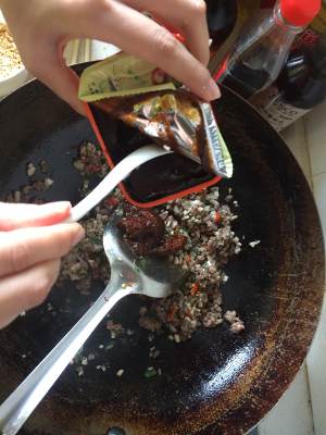 The practice measure that contains beef sauce 7