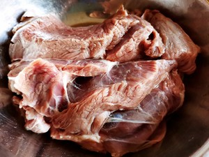 The practice measure of simple and delicious sauce beef 3