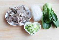 The practice measure of soup of ovine blood vermicelli made from bean starch 2