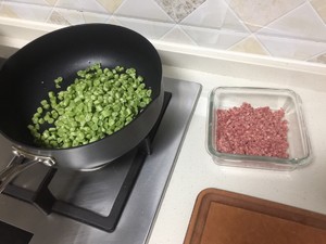 The practice measure that the kidney bean beef with delicate deft hand includes 1